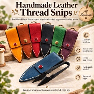Può includere: Una collezione di sette tagliafili con custodie in pelle conciata al vegetale fatte a mano in giallo, arancione, rosso, nero, verde, viola e blu. Ogni custodia presenta una chiusura a scatto in metallo, cuciture bianche e un anello in ottone.
