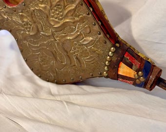 Antique Handcrafted Fireplace Bellow – Vintage Brass and Leather Fire Bellows, Decorative & Functional Home Accessory