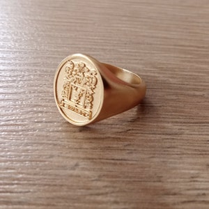 Family crest signet ring,Christmas gift,Valentine&#39;s day gift,Birthday gift,Mother days gift,Personalised signet ring,Gold Filled,Silver