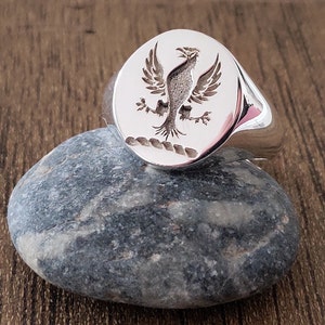 Family crest signet ring,Christmas gift,Valentine&#39;s day gift,Birthday gift,Mother days gift,Personalised signet ring,Gold Filled,Silver