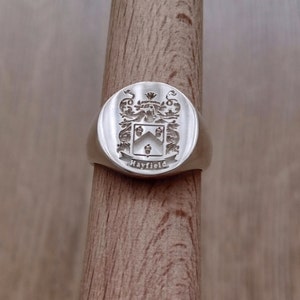Family crest signet ring,Christmas gift,Valentine&#39;s day gift,Birthday gift,Mother days gift,Personalised signet ring,Gold Filled,Silver