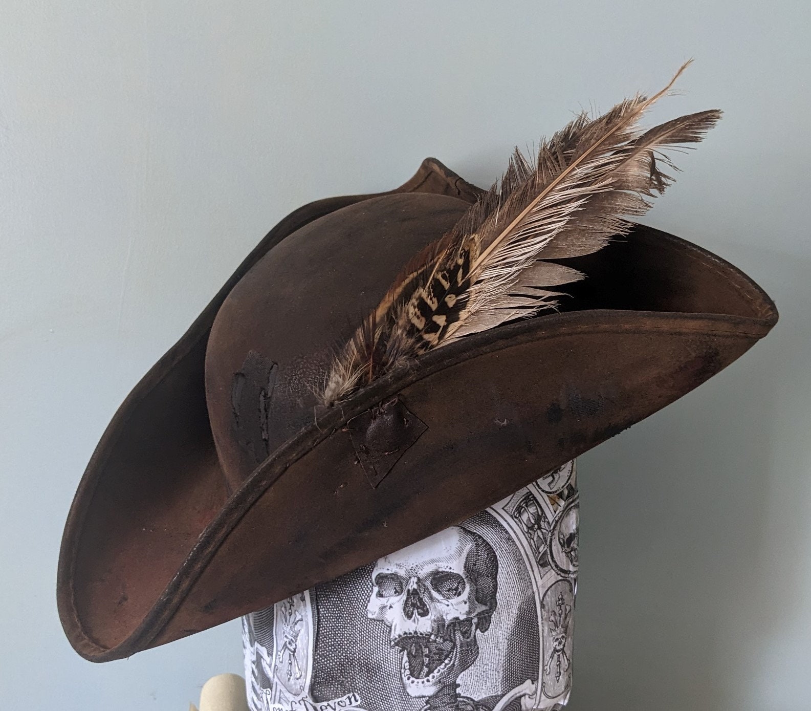 NauticalMart Period Clothing - Leather Cavalier Hat - Medium (Left Brim Up)  Black