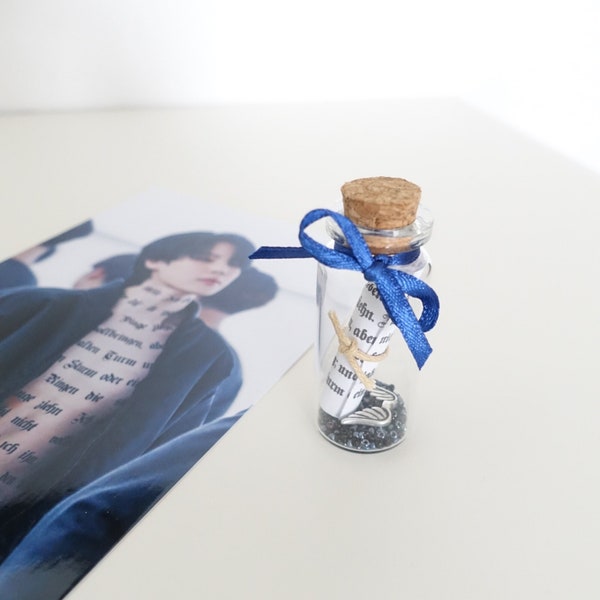 BTS Jimin inspirierte Mini-Flaschenpost zu Set Me Free Pt.2 | Set mit Glasfläschchen, Schriftrolle und Perlen