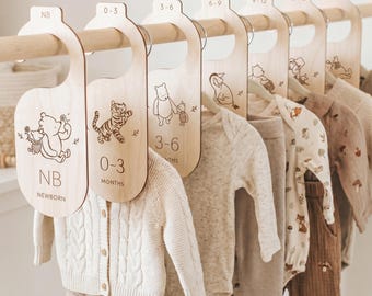 Divisori in legno per armadio per neonati con orsetti delle fiabe classiche: organizzazione della cameretta e regalo unisex per baby shower.