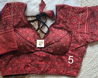 Camicetta Sabyasachi Cut Ajrakh, cotone stampato a mano, imbottita e foderata, mezze maniche