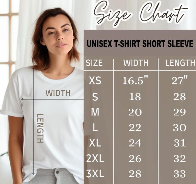 以下が含まれることがあります： 白のユニセックスTシャツとサイズチャート。チャートにはXSから3XLまでのサイズが記載されており、幅と長さの測定値はインチです。チャートは半袖Tシャツ用です。