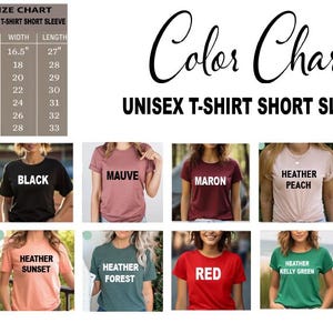 以下が含まれることがあります： ユニセックス半袖Tシャツのカラーチャート。チャートには、インチ単位の測定値と、白、黒、モーブ、赤など、さまざまなシャツの色の例を含むサイズガイドが含まれています。「Color Chart」というテキストはスクリプトフォントで表示されます。