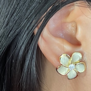 Solid Sterling Silver 18mm Hawaiian Plumeria flower with Cubic Zirconia Stud Earrings in Yellow Gold Rhodium Finish