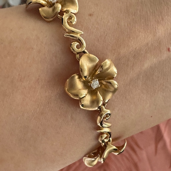 Heavy Weight 13.0 grams Diamond 0.35 CTW 14 Karat Solid Yellow Gold Hawaiian Plumeria Flower Link Bracelet 7 1/2 Inches