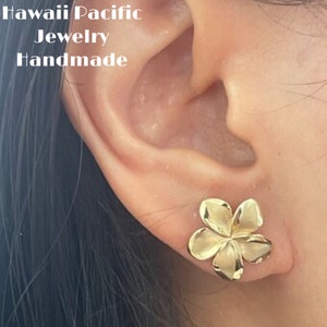 14 Karat Solid Yellow Gold Hawaiian 16mm Plumeria Flower Stud Earrings