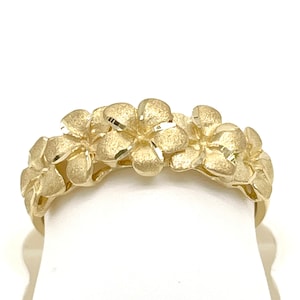 14-Karat Solid Yellow Gold Hawaiian Heirloom 6mm Plumeria 5 Flowers Rings Diamond Cut on the edges of each petal