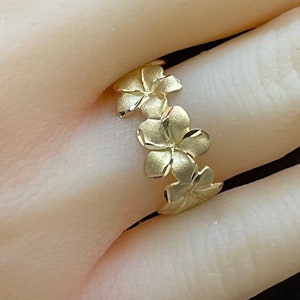 14K Solid Gold Hawaiian Plumeria Ring: Diamond Cut Lei Band