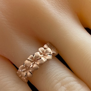 14 Karat Solid Rose Gold Hawaiian Heirloom 6mm Plumeria Five Flowers Ring Diamond Cut on the edges of each petal