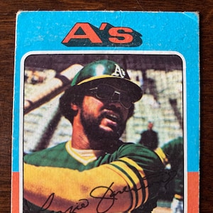 1975 Topps Mini Baseball Card REGGIE JACKSON #300 HOF Oakland A&#39;s