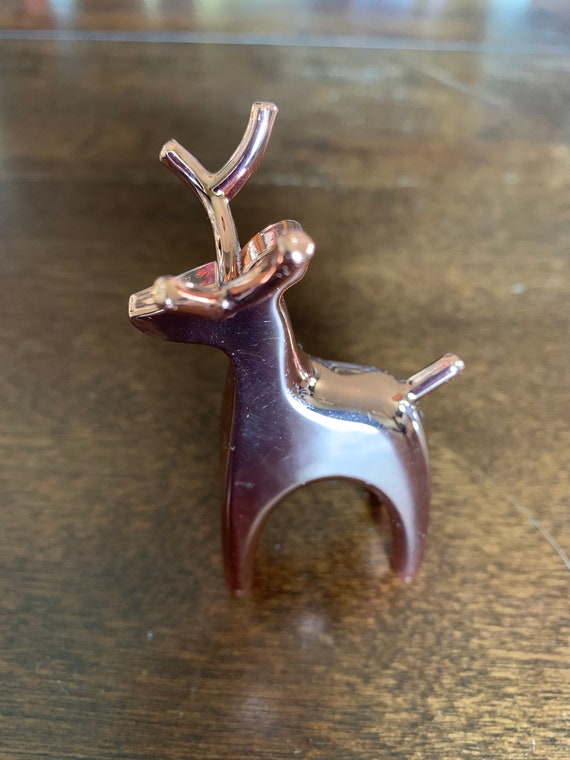 Reindeer ring holder discount