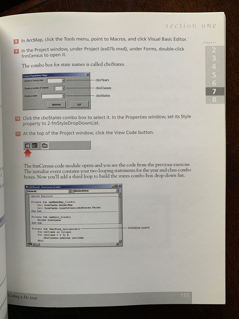 Peut inclure: Une capture d'&eacute;cran d'un &eacute;cran d'ordinateur affichant du code pour un module d'&eacute;diteur Visual Basic appel&eacute; frmCensus. Le code inclut une boucle pour construire une liste d&eacute;roulante de la bo&icirc;te de combinaison des &Eacute;tats. Le code fait partie d'un projet plus large pour cr&eacute;er une application de cartographie.