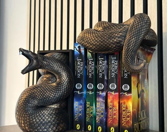 Snake Book Nook – Fantasy Bookshelf Insert | 3D Printed PLA, Hand-Painted