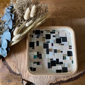 minimalist, decorative black and white tray; very large tray; decorative element, geometric shape; m