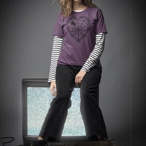 Chemise toile d'araignée Halloween, chemise Halloween coeur barbelé, chemise fête d'Halloween, saison effrayante, chemise gothique, chemise punk, cadeau d'Halloween image 2