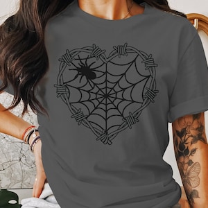 Chemise toile d'araignée Halloween, chemise Halloween coeur barbelé, chemise fête d'Halloween, saison effrayante, chemise gothique, chemise punk, cadeau d'Halloween image 1