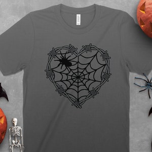 Chemise toile d'araignée Halloween, chemise Halloween coeur barbelé, chemise fête d'Halloween, saison effrayante, chemise gothique, chemise punk, cadeau d'Halloween image 3