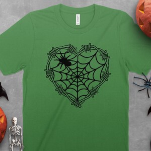 Chemise toile d'araignée Halloween, chemise Halloween coeur barbelé, chemise fête d'Halloween, saison effrayante, chemise gothique, chemise punk, cadeau d'Halloween image 6