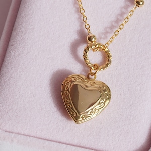 Photo Heart Locket Necklace -  Personalized Picture Pendant - Romantic Gift for Her