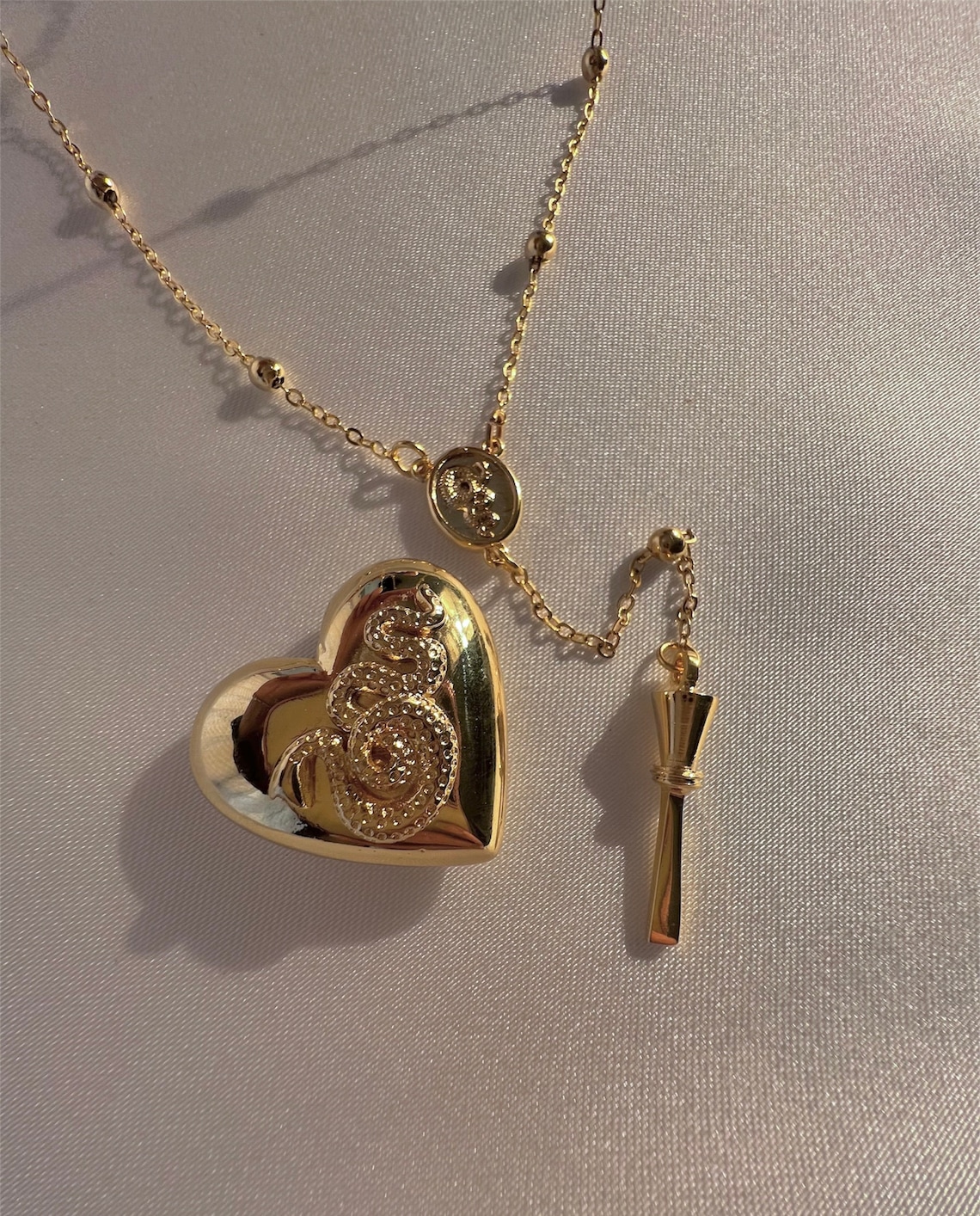Ldr Style Necklace V.2 Rosary Emerald Heart Necklace Lana - Etsy