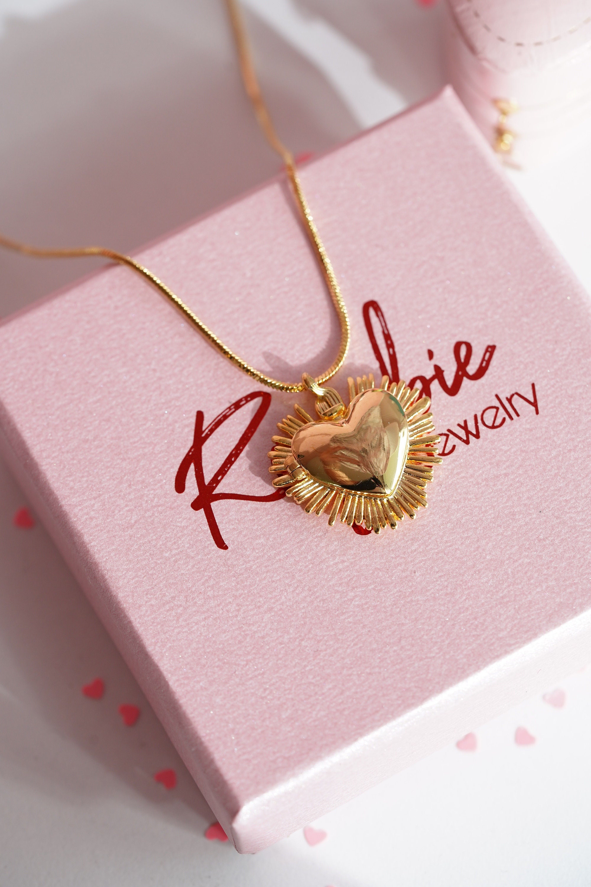 De una vez locket necklace deals