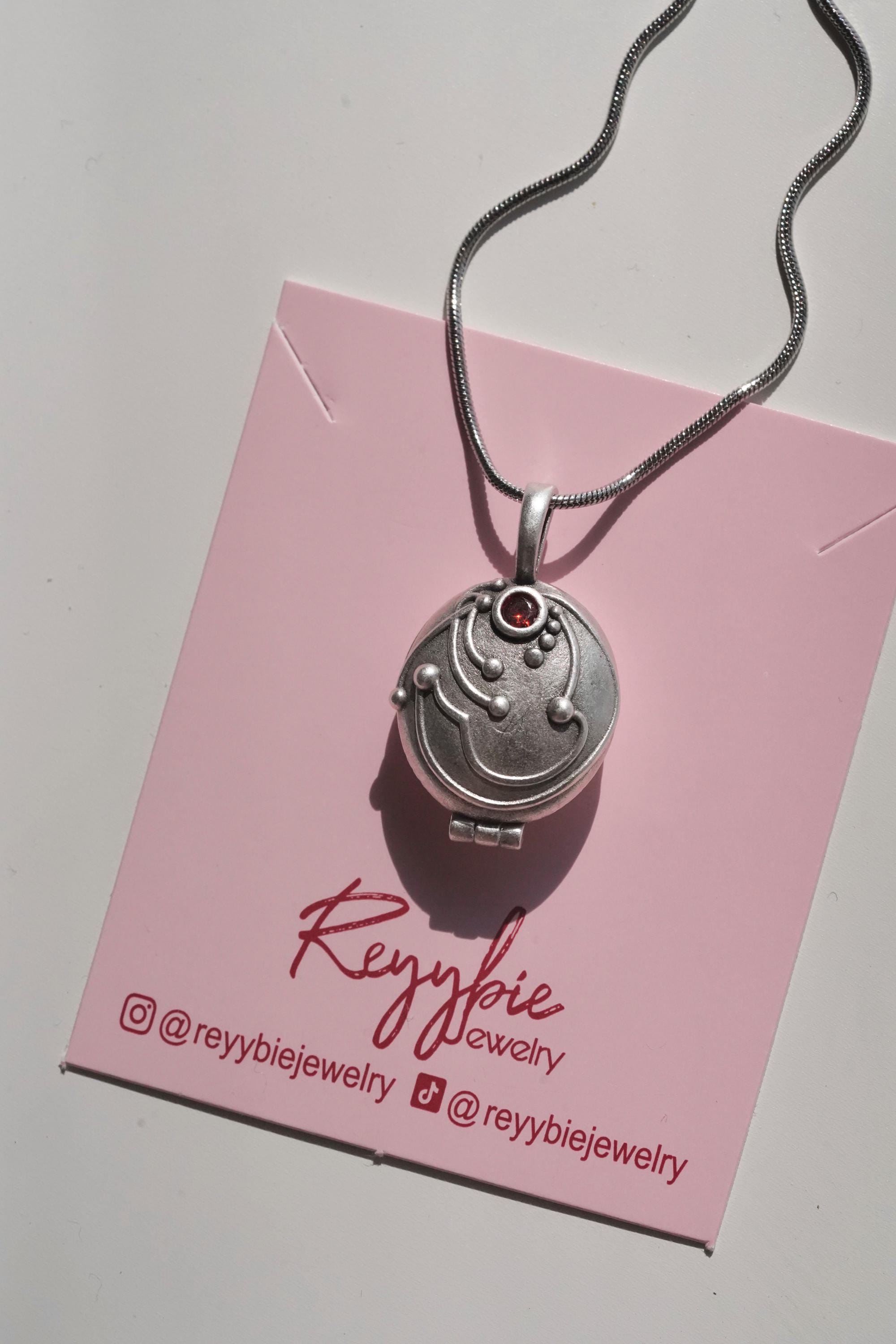 【Grace Personalized】ELENA CONSTELLATIONネックレス Engraved Constellation Necklace by Gracepersonalized