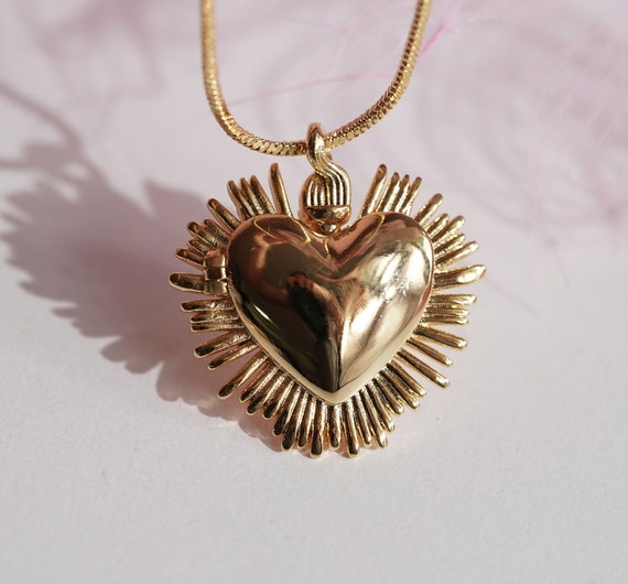 Sacred Heart Necklace-De Una Vez Necklace -Selena Necklace -Heart Locket Necklace