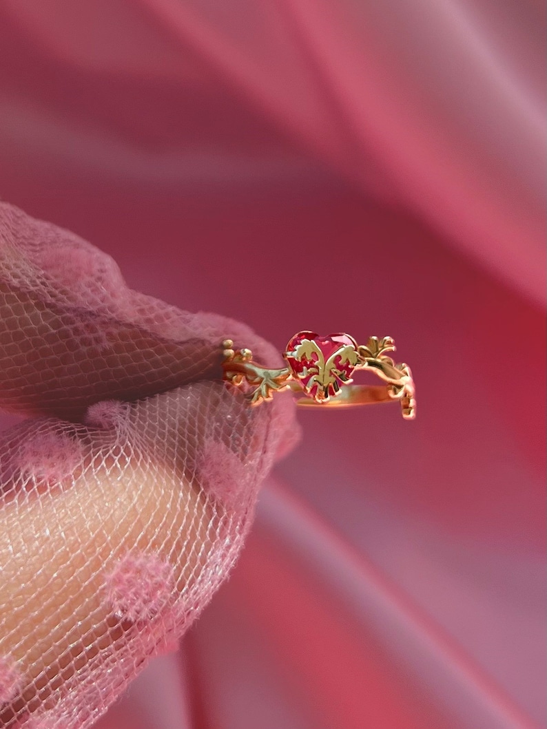 Red Heart Ring, Fairy Tale Inspired Pendant Ring Magical Fantasy ...