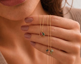 Custom Leaf Birthstone Necklace, Personalized Family Jewelry, Gold Leaf Pendant for Mom, Meaningful Gift for Her