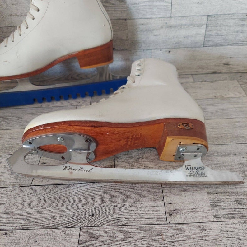 Youth Ice Skates SZ 3 Riedell Figure With 9 John Wilson Excel Blades FV