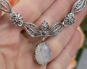 925 Sterling Silver Paisley Design Filigree Art Grey Moonstone Gemstone Necklace