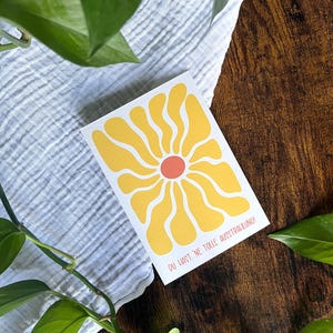 Sonnen Karte „tolle Ausstrahlung“ – Postkarte mit abstraktem Sonnenmotiv, Motivkarte zum Versenden oder als Geschenkbeilage, A6 Grußkarte