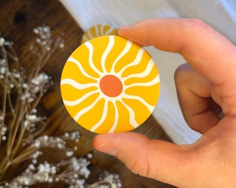 Colorful sun refrigerator magnet – Handmade magnet as a gift idea or kitchen decoration