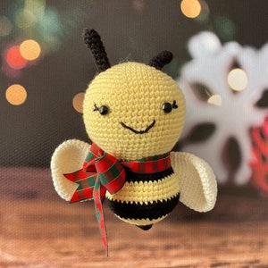 Organic Stuffed Animal, Little Bee, Amigurumi Bee, Crochet Animal, Handmade Soft Toys, Nursery Decor Gift, Crochet Bee, Cute Bee Kids