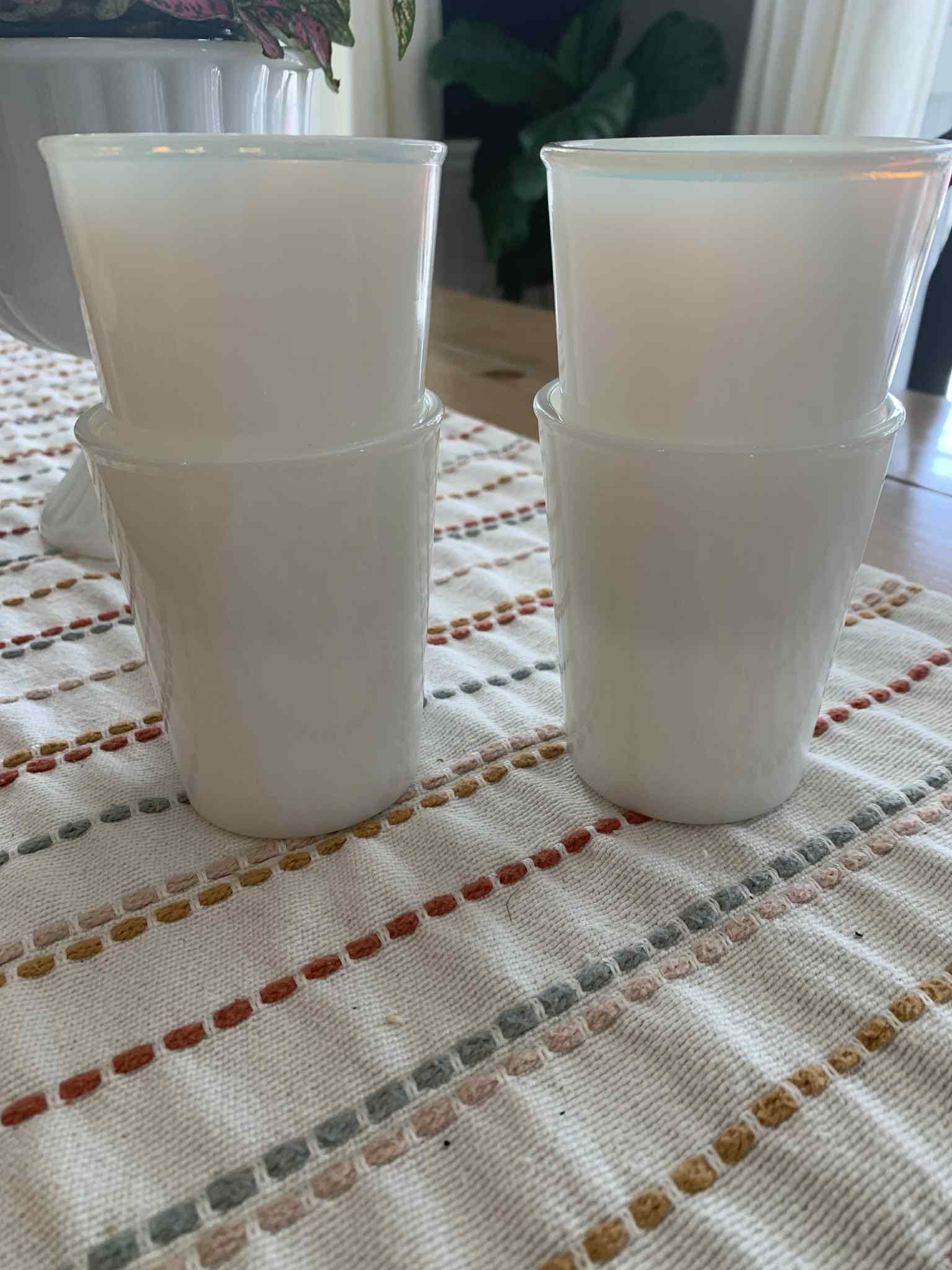 McKee☆　1950年代　ミルクガラス　ゴブレット 2個　マッキー　@メルカリ Mckee milk glass - Etsy 日本