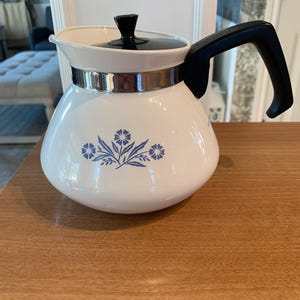 Vintage Corning Ware Blue Cornflower 6-cup teapot/coffee pot