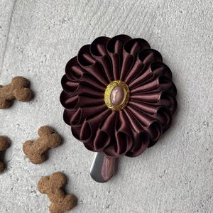 Brown dog show brooch clip / Dog show number holder / Ring clip / Exhibitor number holder / Dog handler number holder / Floral show clip