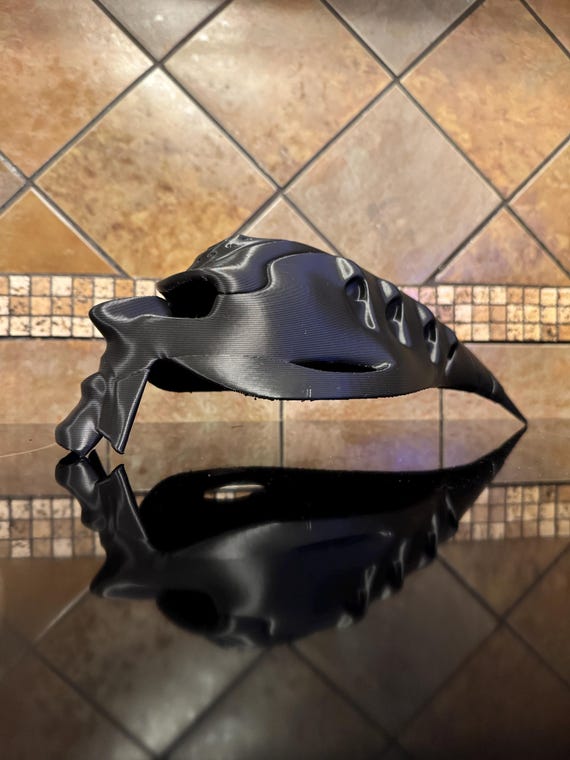 Black Alien Themed Sunglasses with Case P30604 Futuristic Alien Oval Wholesale Sunglasses - Frontier  main image 2