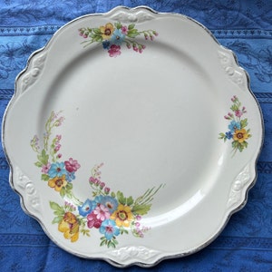 Homer Laughlin Bouquet Pattern Plate in Vintage Rose Style