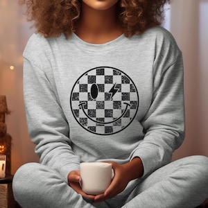 Retro Smile Checkered Crewneck Sweatshirt, Cozy Unisex Sweatshirt, Casual Streetwear, Gift for Friends, Everyday Wear