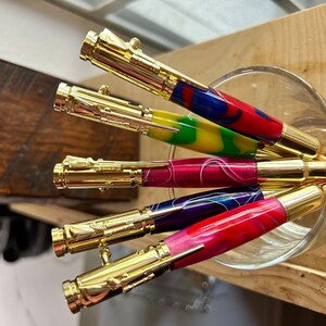 Bolígrafos acrílicos personalizados - Hechos a pedido