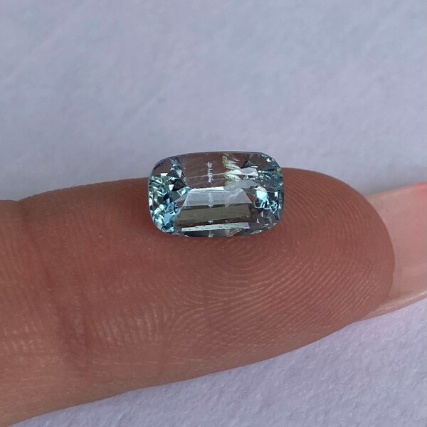 Aquamarine, 1.8ct, faceted