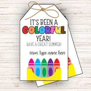 Etiqueta de regalo de crayón de fin de año escolar imprimible para estudiantes o clase, año escolar colorido, idea de regalo de crayón de verano, descarga instantánea