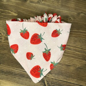 Strawberry Scrunchie Bandana | Valentines Scrunchie Bandana
