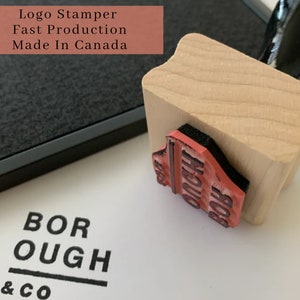 Tampon en caoutchouc pour logo personnalisé, Tampon pour logo d'entreprise à partir de votre modèle ou logo, Tampon pour logo d'entreprise avec manche en bois, Tampon en caoutchouc personnalisé pour logo