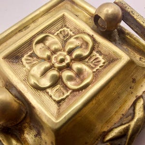 Quantity: 1 - Hepplewhite Sheraton Antique Hardware Bail Drawer Pull - Pressed Floral Brass Square